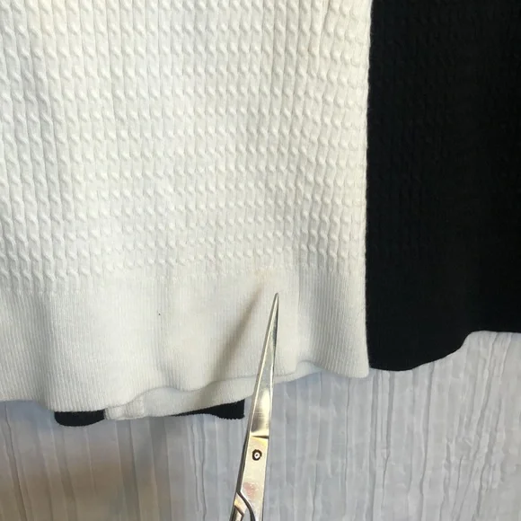 ISAAC MIZRAHI size M 2 black & white short sleeve button down sweater cardigans - Picture 8 of 10